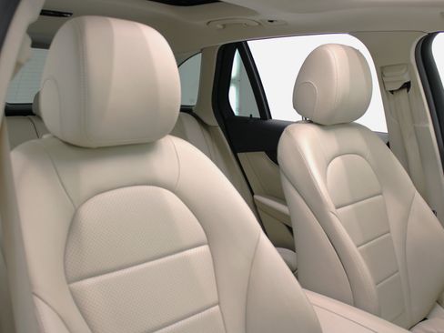 Used 2018 Mercedes-Benz GLC 300 GLC 300 SUV w/ Multimedia Package image 47