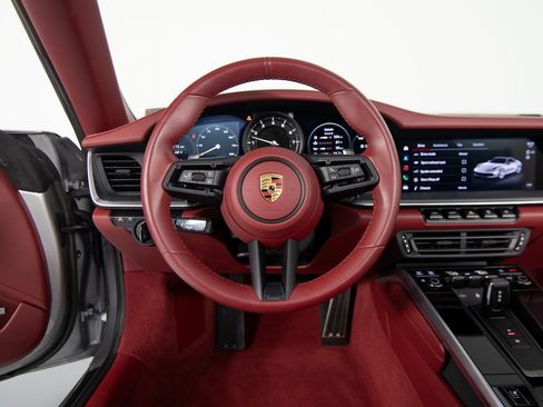 Certified 2023 Porsche 911 Carrera image 18