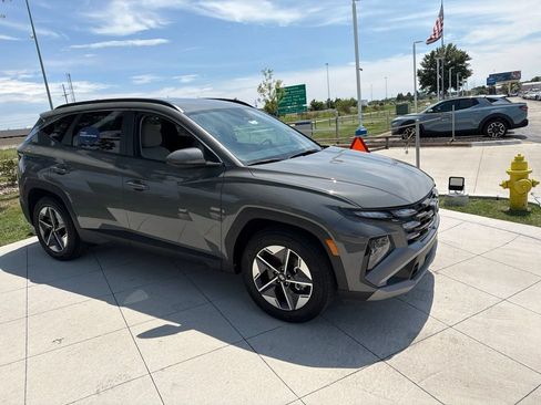 Used 2026 Hyundai Tucson SEL FWD image 2