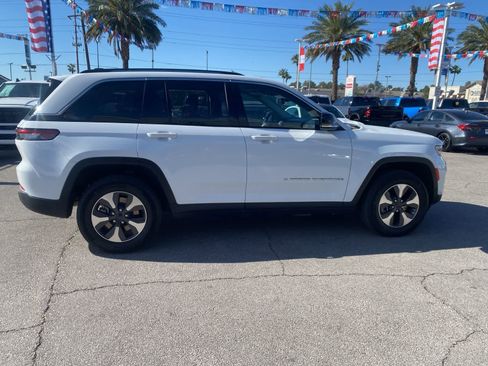 Used 2023 Jeep Grand Cherokee 4WD 4xe image 4