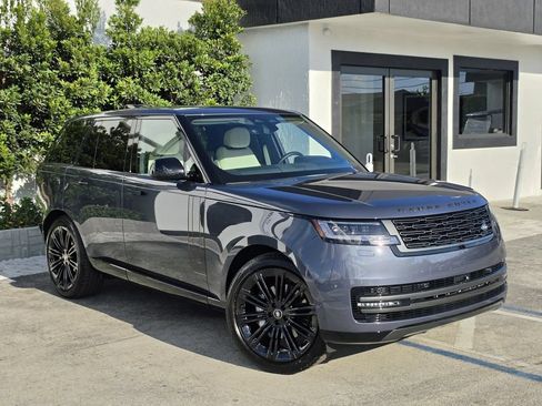 Used 2025 Land Rover Range Rover SE AWD/4WD image 1