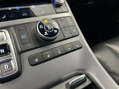 Used 2024 Hyundai Palisade Calligraphy image 25