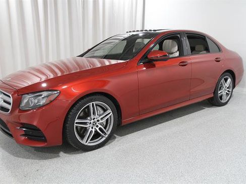 Used 2017 Mercedes-Benz E 300 4MATIC image 3