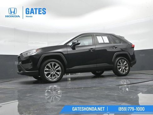 Used 2019 Toyota RAV4 XLE Premium w/ Cold Weather Package AWD/4WD image 42