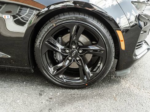 Used 2022 Chevrolet Camaro SS RWD image 5