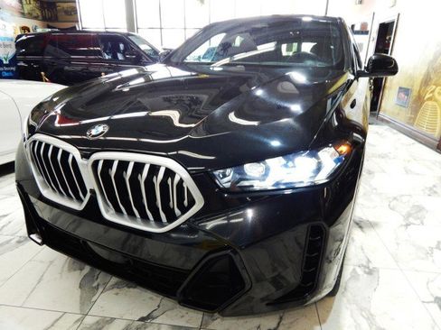 Used 2025 BMW X6 xDrive40i image 11
