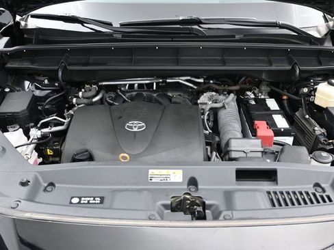 Certified 2022 Toyota Highlander LE image 28