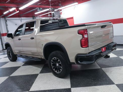 Used 2022 Chevrolet Silverado 1500 ZR2 w/ Technology Package AWD/4WD image 7