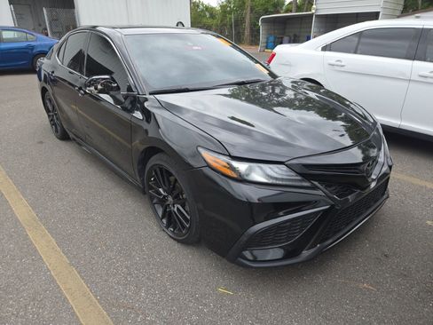 Used 2023 Toyota Camry XSE FWD image 4