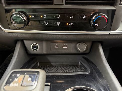 Used 2021 Nissan Rogue S AWD/4WD image 27