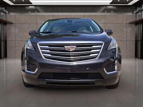 Used 2017 Cadillac XT5 Luxury w/ Driver Awareness Package FWD image 8