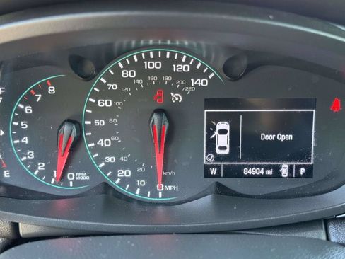 Used 2020 Chevrolet Trax LT w/ LT Convenience Package FWD image 14