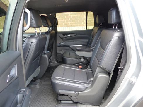 Used 2025 Chevrolet Traverse LT w/ LPO, Floor Liner Package AWD/4WD image 38