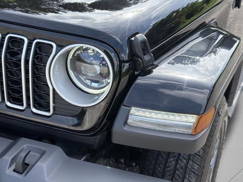 New 2025 Jeep Wrangler Unlimited Sahara AWD/4WD image 41