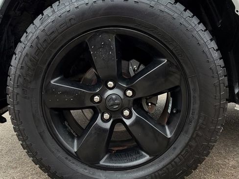 Used 2014 RAM 1500 Express RWD image 13