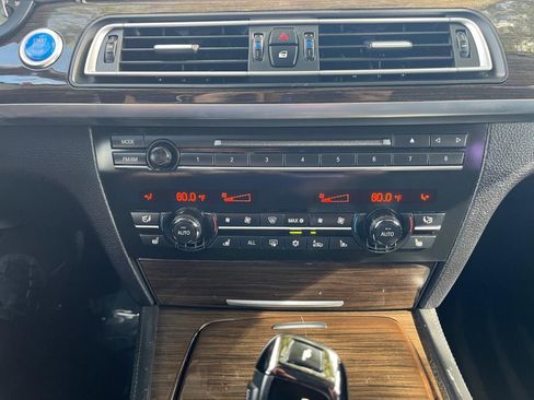 Used 2010 BMW 750Li image 18