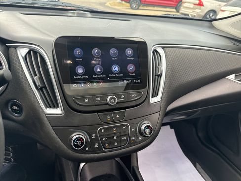 Used 2021 Chevrolet Malibu LT FWD image 29