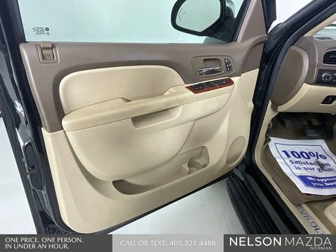Used 2011 Chevrolet Tahoe LTZ RWD image 17
