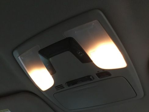 Used 2018 Toyota Sienna LE w/ Protection Package image 27