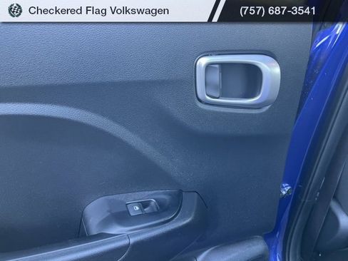 Used 2021 Hyundai Venue SE image 21