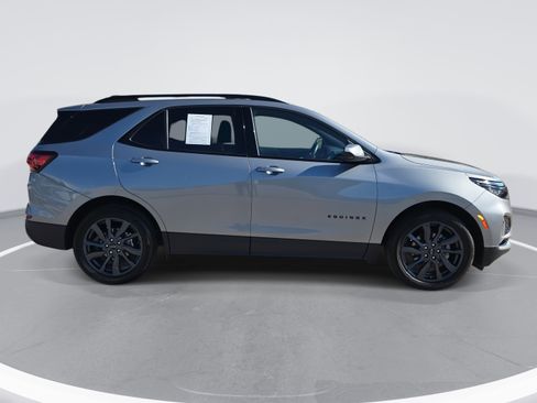 Used 2023 Chevrolet Equinox RS image 4