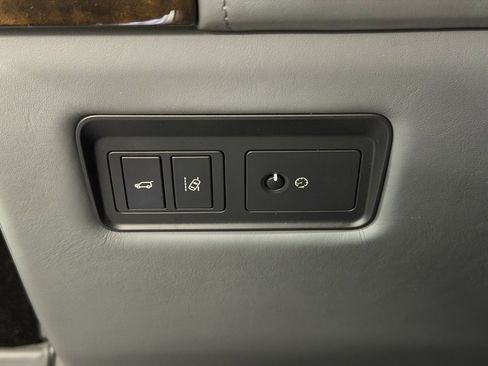 Used 2017 Land Rover Range Rover LWB SV Autobiography image 23