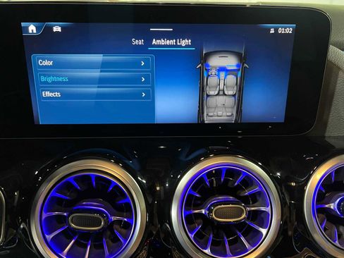 Used 2025 Mercedes-Benz GLA 250 4MATIC image 28