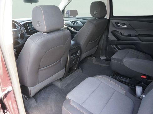 Used 2019 Chevrolet Traverse LT w/ LPO, Floor Liner Package FWD image 11