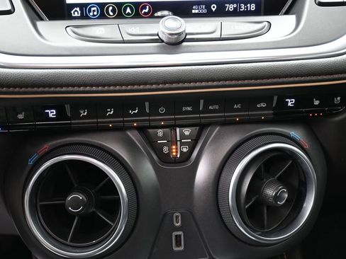 Used 2019 Chevrolet Blazer Premier w/ Sun and Wheels Package FWD image 29