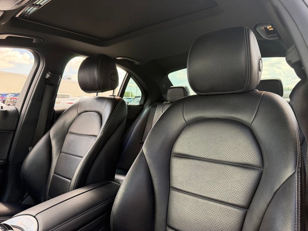 Used 2019 Mercedes-Benz C 300 4MATIC Sedan image 5