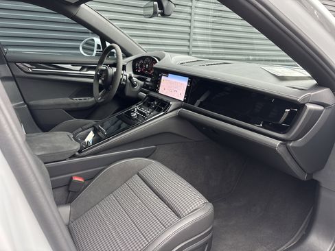 Certified 2026 Porsche Panamera image 13