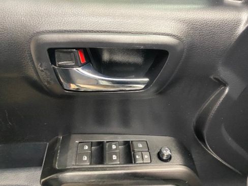 Used 2021 Toyota Tacoma TRD Sport RWD image 25