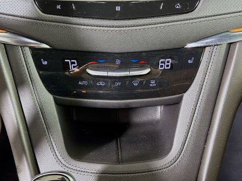Used 2020 Cadillac XT5 Premium Luxury image 19