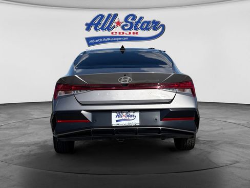Used 2024 Hyundai Elantra Limited FWD image 6