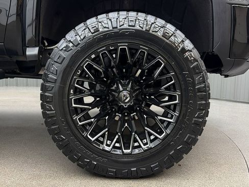 Used 2025 GMC Sierra 3500 Denali w/ Denali Reserve Package image 10