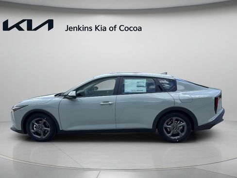 New 2026 Kia K4 FWD image 8
