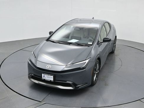 Used 2024 Toyota Prius XLE image 28