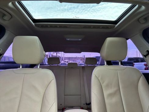 Used 2018 BMW 320i xDrive Sedan w/ Convenience Package image 15