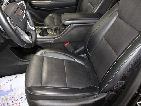 Used 2023 GMC Acadia SLT w/ Elevation Edition image 12