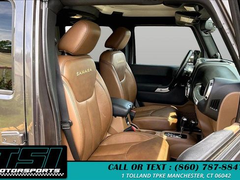 Used 2014 Jeep Wrangler Unlimited Sahara w/ Connectivity Group AWD/4WD image 7