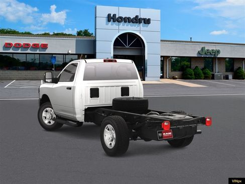 Used 2024 RAM 3500 Tradesman AWD/4WD image 5