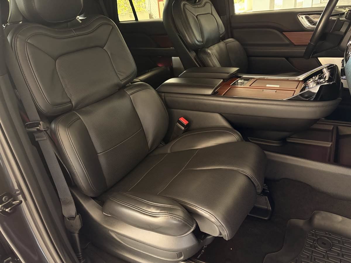Used 2024 Lincoln Navigator Reserve AWD/4WD image 17