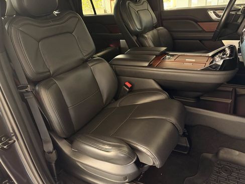 Used 2024 Lincoln Navigator Reserve AWD/4WD image 17