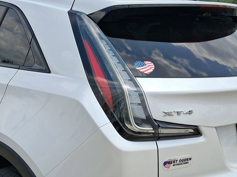 Used 2023 Cadillac XT4 Sport w/ Enhanced Visibility Package FWD image 8