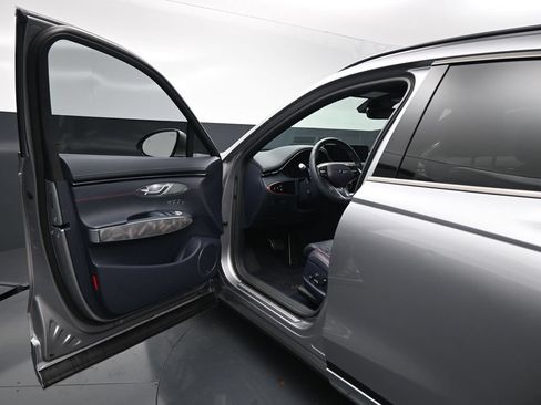 Used 2024 Genesis GV70 3.5T Sport w/ Sport Advanced Package AWD/4WD image 9