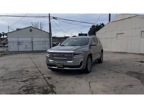 Used 2022 GMC Acadia Denali w/ Denali Ultimate Package FWD image 6