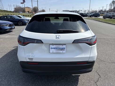 Certified 2023 Honda HR-V LX image 9