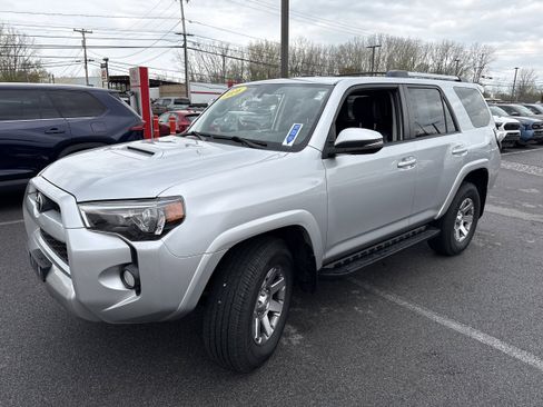 Used 2016 Toyota 4Runner Trail Premium AWD/4WD image 3