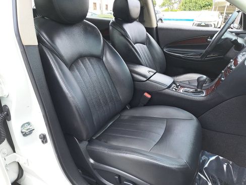 Used 2016 INFINITI QX50 2WD w/ Deluxe Touring Package image 10