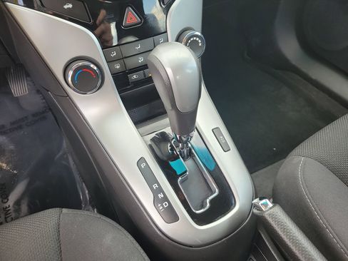 Used 2015 Chevrolet Cruze LT FWD image 24